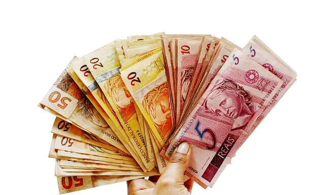 Czy młodzi płacą podatki?